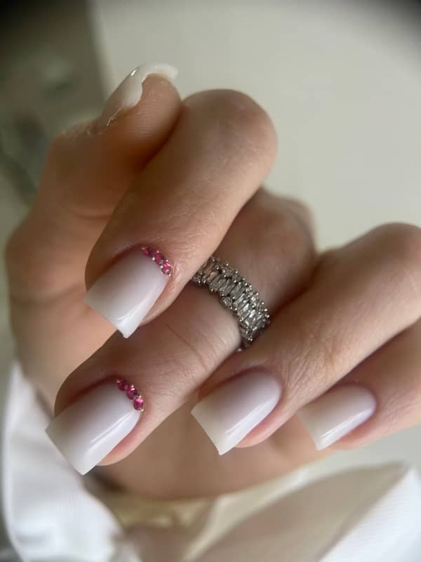 Nud & natural — manichiură Tany Nails, Chișinău