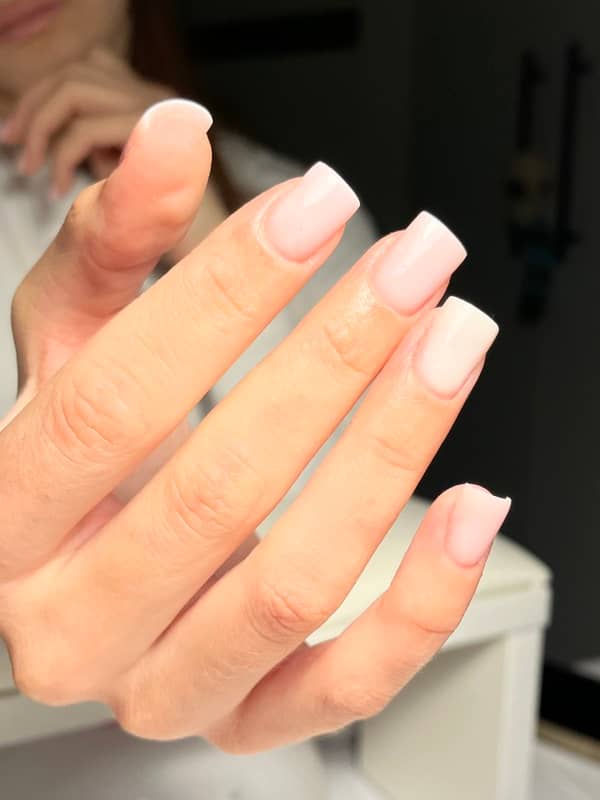 Nud & natural — manichiură Tany Nails, Chișinău